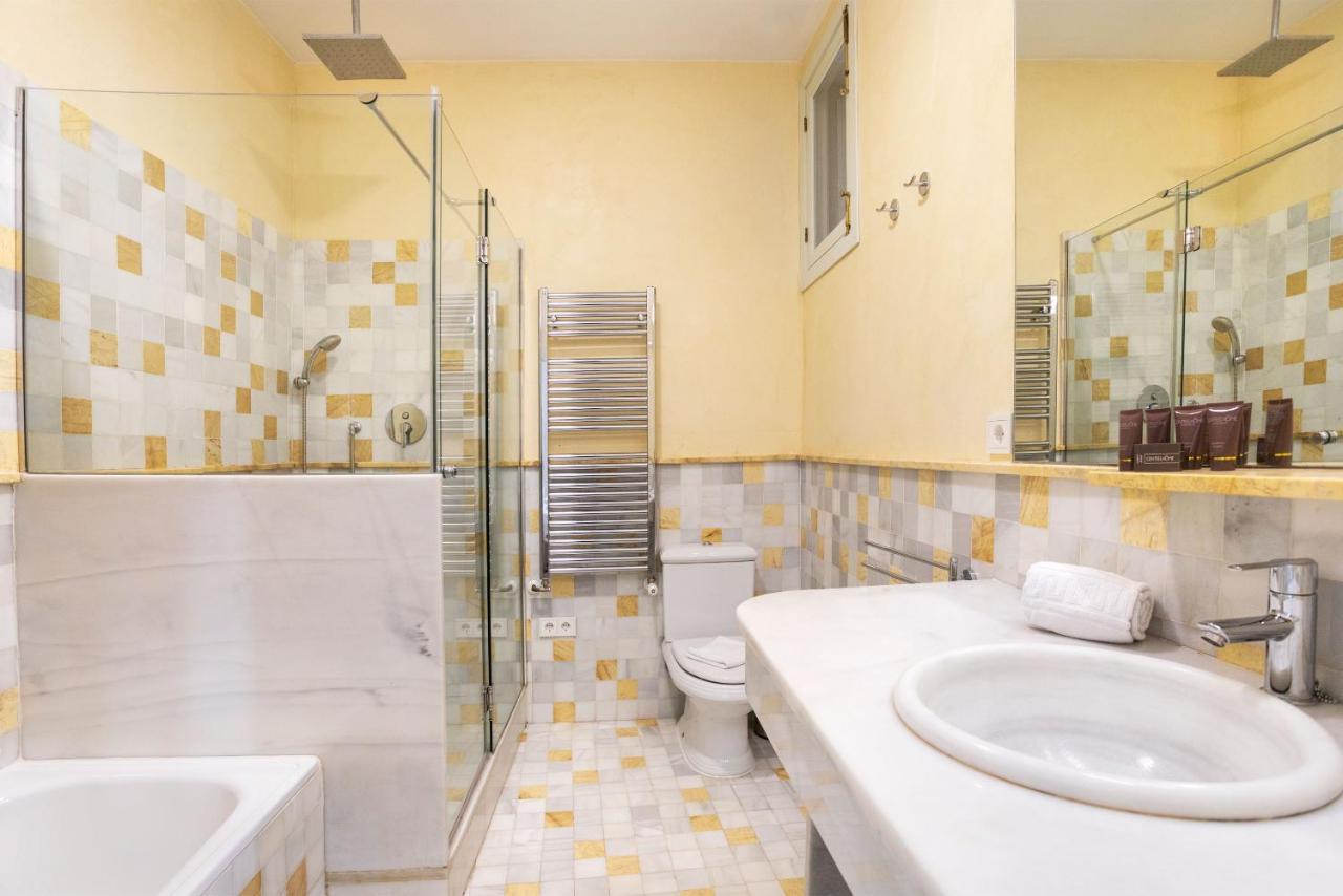 Genteel Home Palacio Abades Siviglia Esterno foto